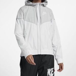nike wind breaker